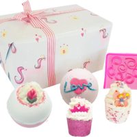 Bomb Cosmetics Sprinkle of Magic Handmade Wrapped Gift Pack