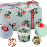 Bomb Cosmetics Petal Perfect Handmade Wrapped Bath and Body Gift Pack