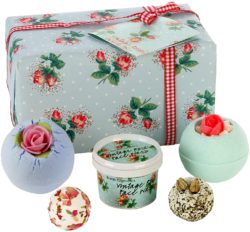 Bomb Cosmetics Petal Perfect Handmade Wrapped Bath and Body Gift Pack